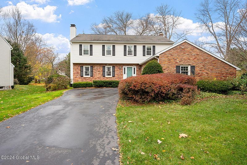 2nd image of 33 Placid Lane