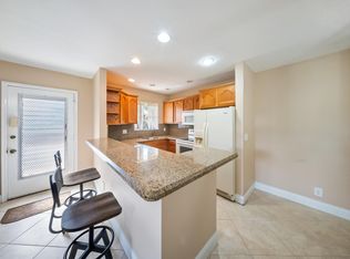 212 Oxford Pl #212-400, West Palm Beach, FL 33417