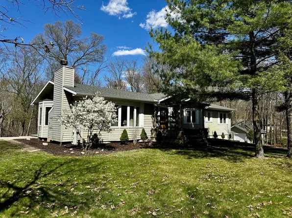 360 & 362 Setting Sun Trail, Nekoosa, WI 54457