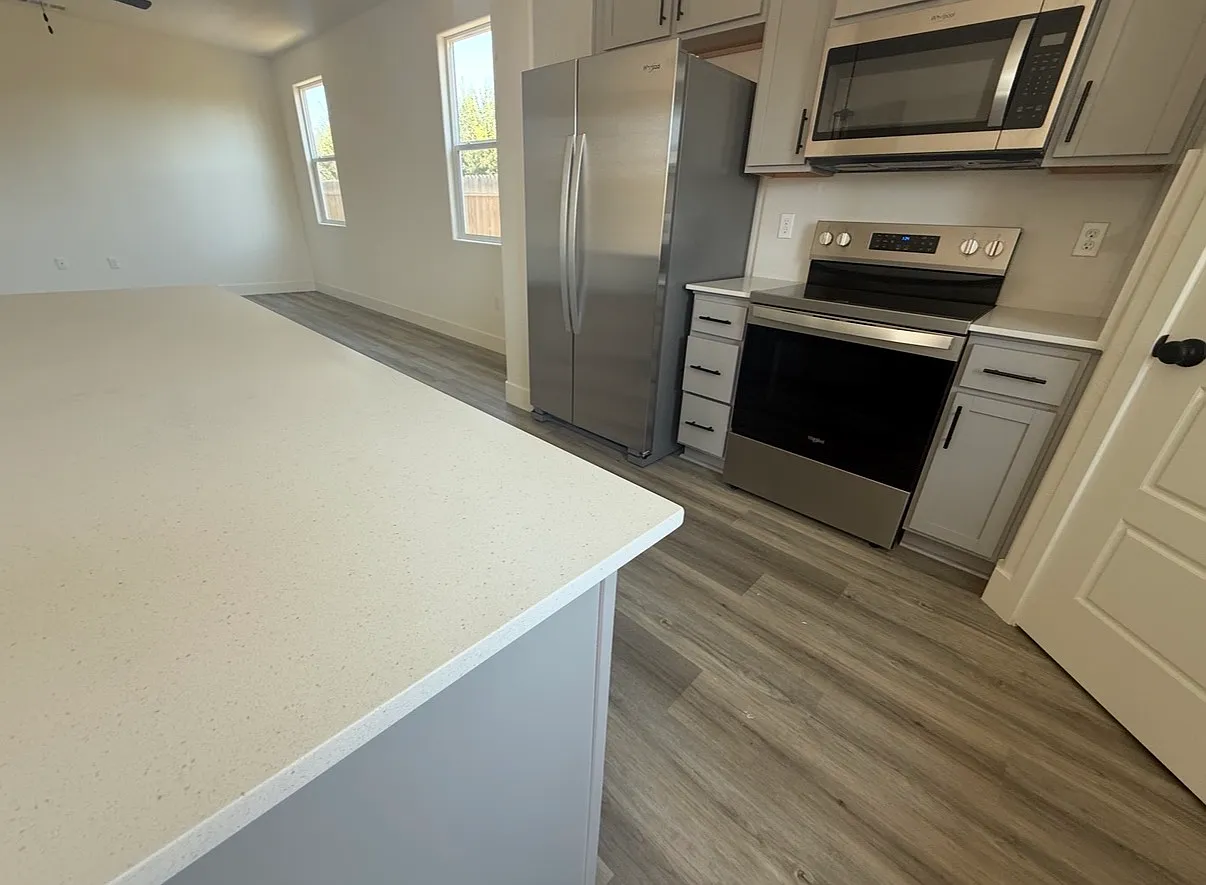 4 bed, 1842 sqft, $2,650 — Photo 3