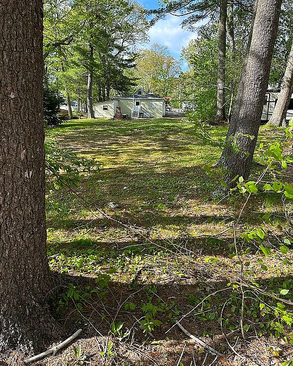 2nd image of 2 Pine Ave