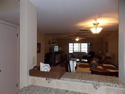 3rd image of 636 E Gilchrist Ct Unit 2B-1