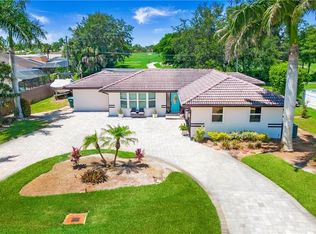 560 Cypress Way E, Naples, FL 34110
