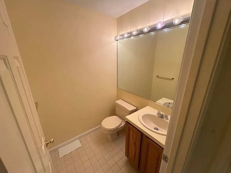 401 Browning Ln — Photo 8