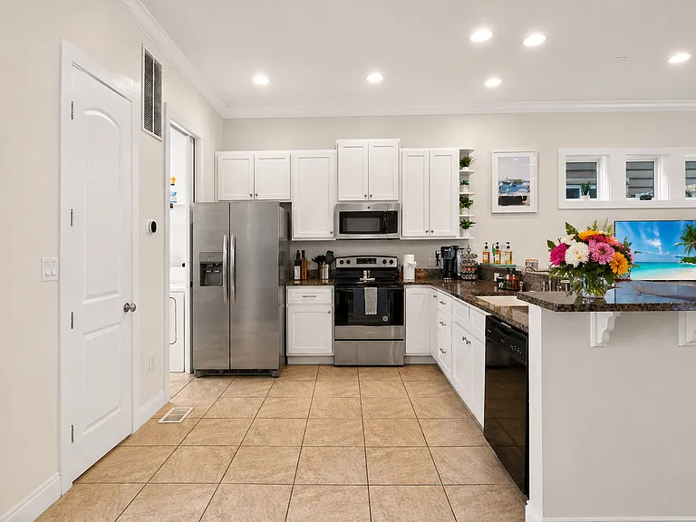6224 Thomas Dr — Photo 13