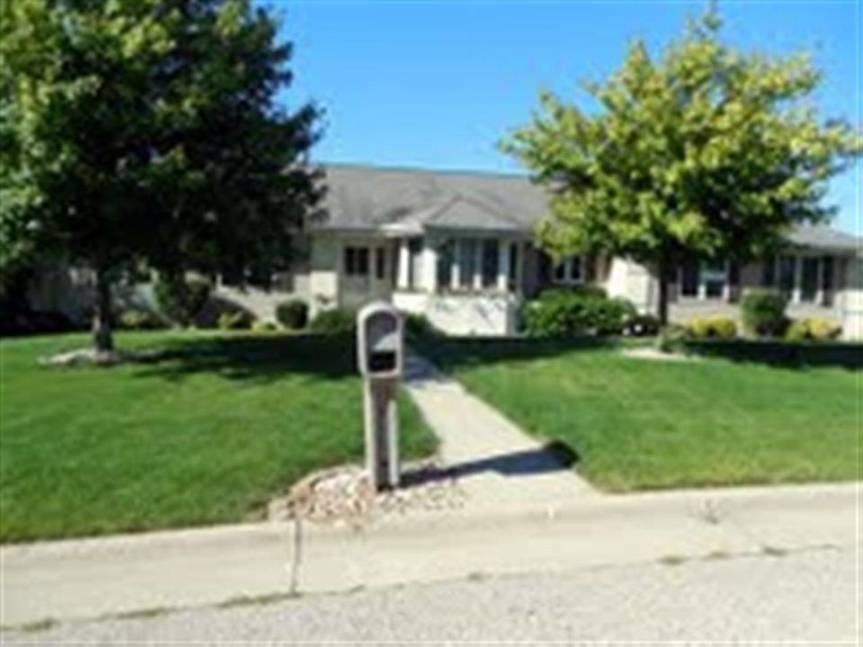 1st image of 3730 Briar Crest Dr