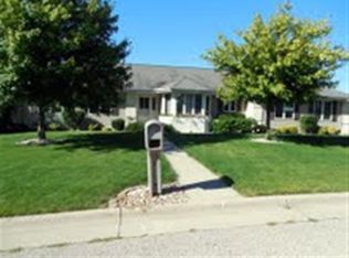 3730 Briar Crest Dr, Janesville, WI 53546