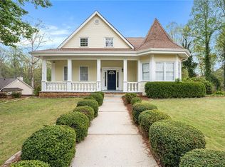 5732 Falls View Dr, Buford, GA 30518