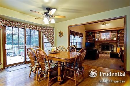 4th image of 1352 Rolling Oaks Dr