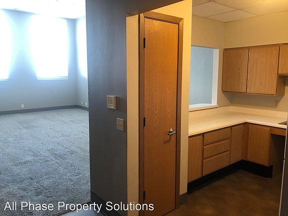 2nd image of 500 Maine St #502