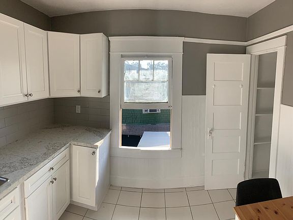 2nd image of 1620 1/2 30th St