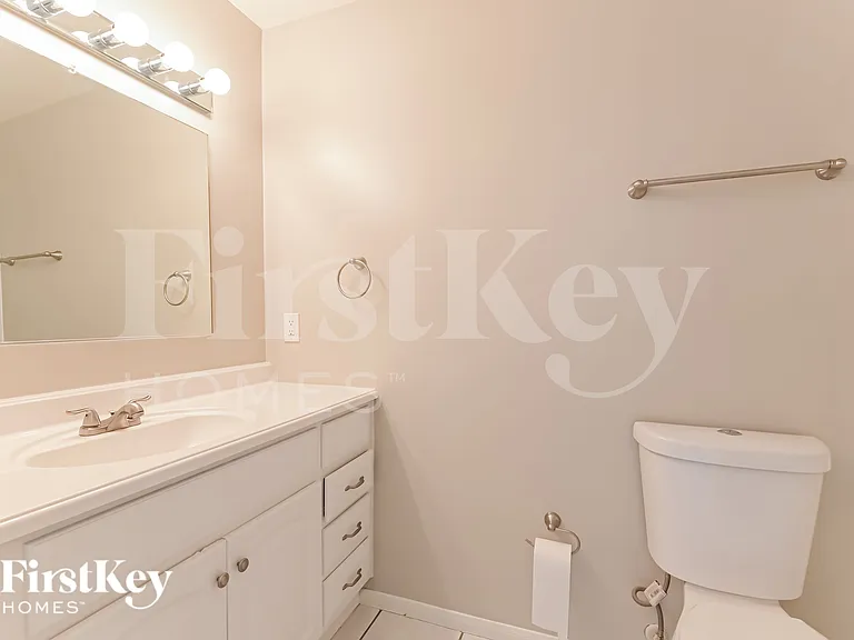 518 E Fairway Rd — Photo 14