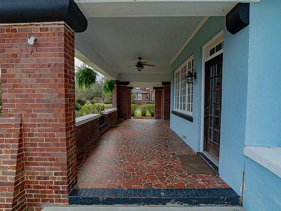 4th image of 1900 E Blount St