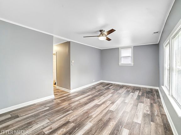 3rd image of 4025 N Melvina Ave #2