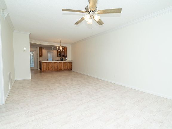 2nd image of 2731 NE 14th Street Causeway #208