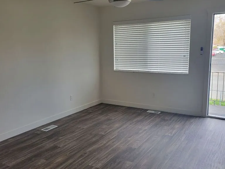 1765 W 400 N — Photo 14