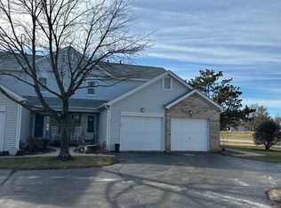 507 Nicole Dr APT D, Bartlett, IL 60103