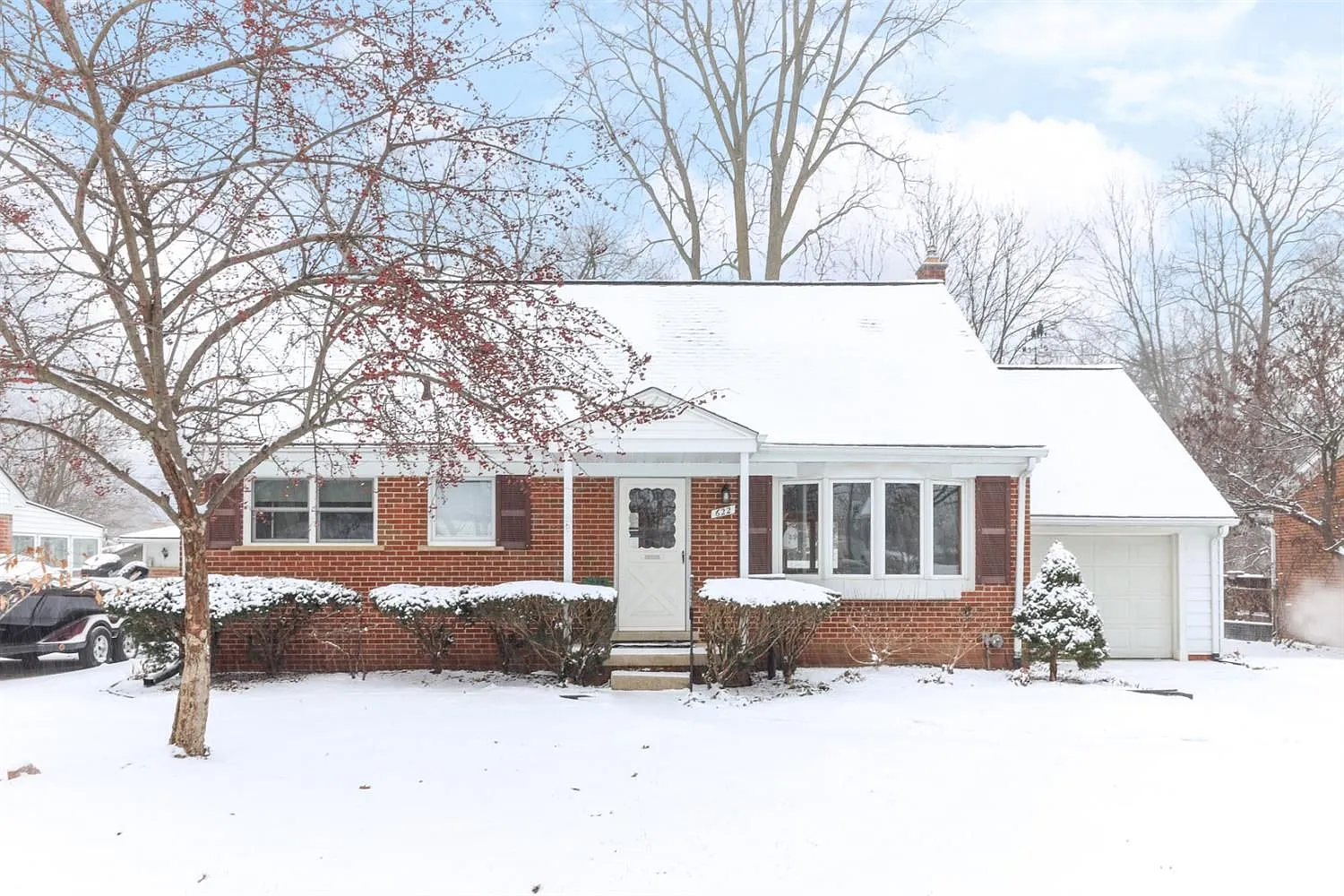 622 Center Dr photo 1