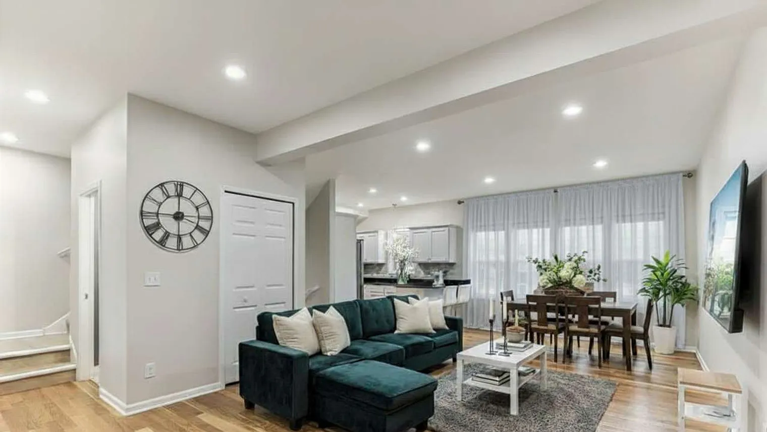 5 bed, 4.0 bath, 2088 sqft, $7,513 — Photo 1