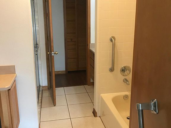 2nd image of 1457 N Timbercrest Dr