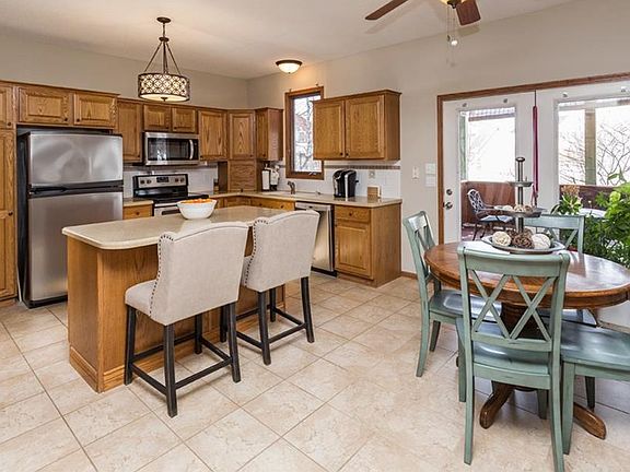 5th image of 4716 Hillsdale Dr