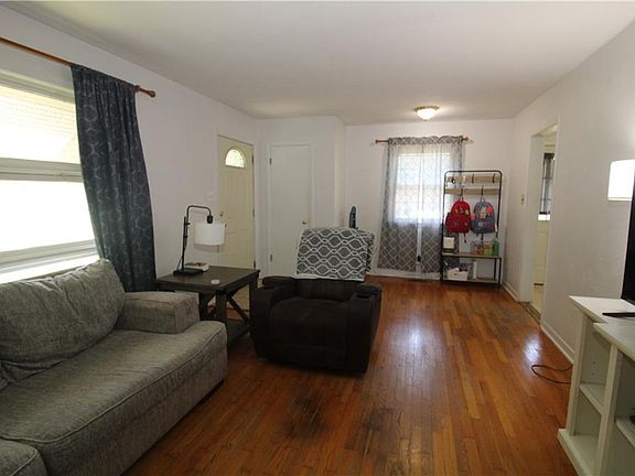2nd image of 2307 Valley Brook Ln