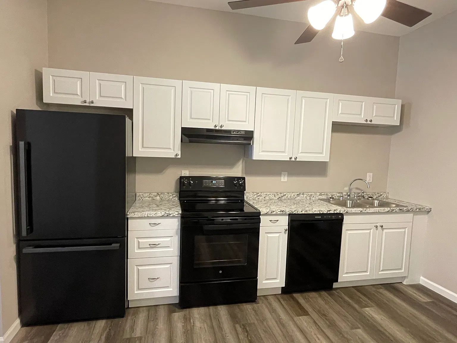 2 bed, $1,200 — Photo 4