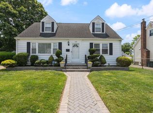 1248 Pembroke St, Uniondale, NY 11553
