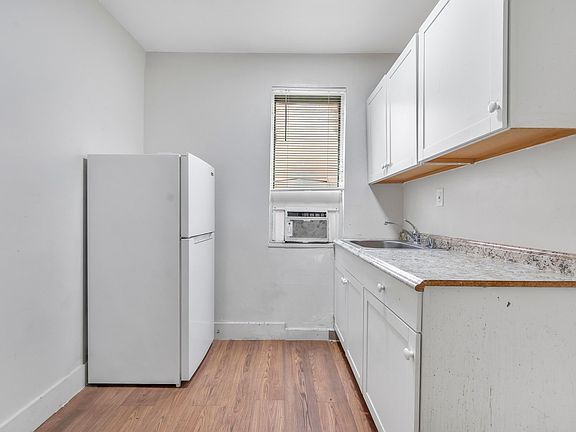 5th image of 1554 SW 5th St #7