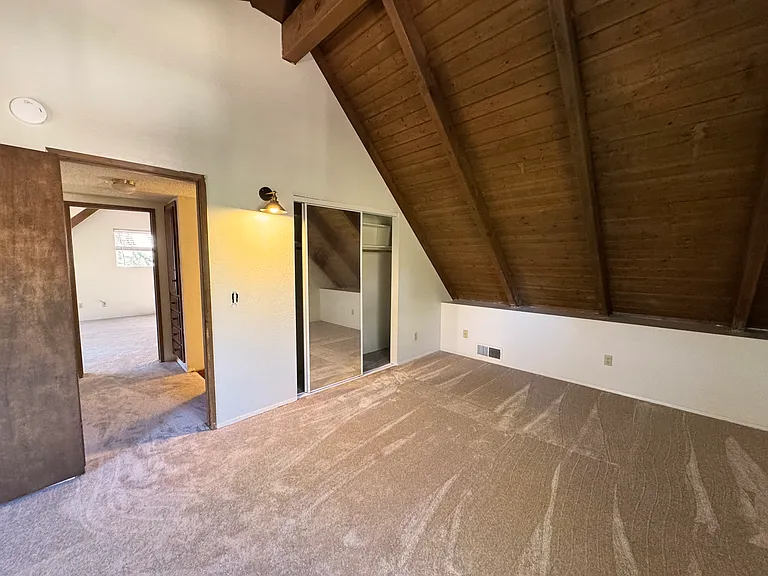 499 Grizzly Rd — Photo 8