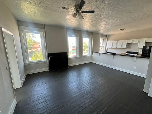 3rd image of 2335 May St APT 2R
