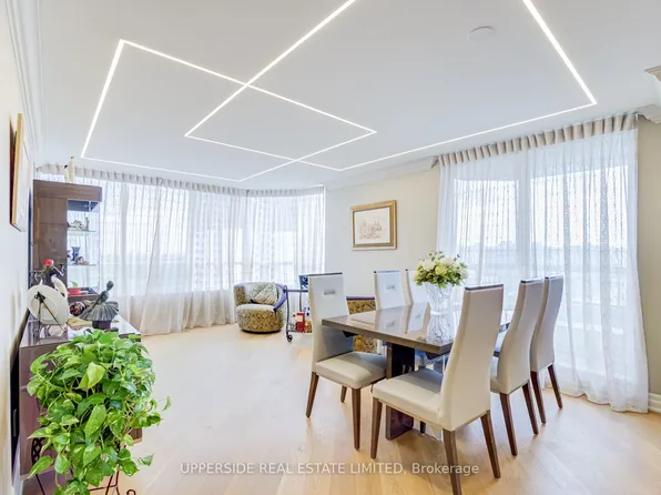 91 Townsgate Dr #1204, Vaughan, ON L4J 8E8