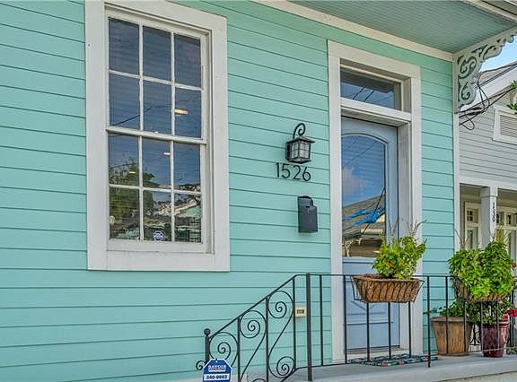 2nd image of 1526 Music St