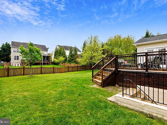 5th image of 43773 Farmstead Dr