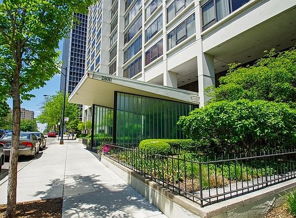 2nd image of 2800 N Lake Shore Dr APT 506