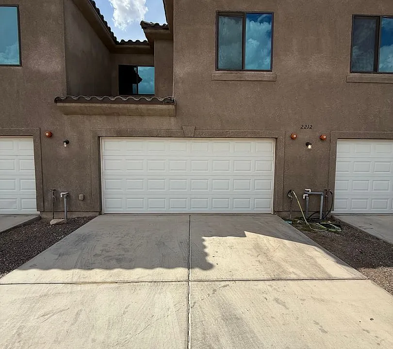2212 S 37th Dr #20