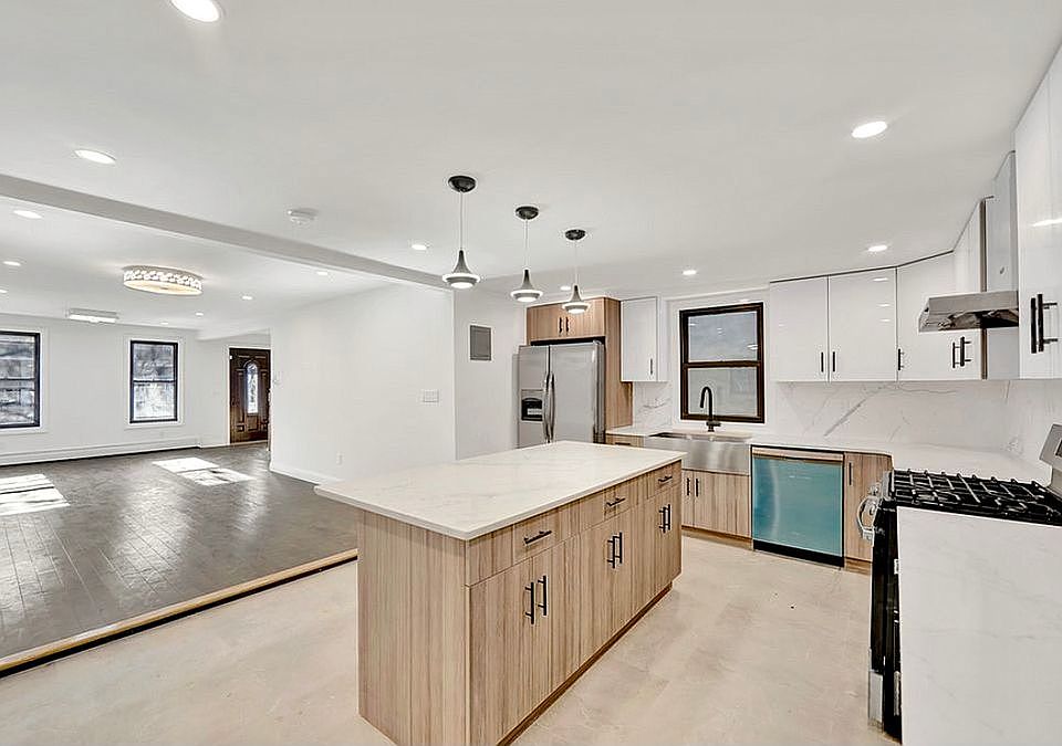 1st image of 342 Gates Ave