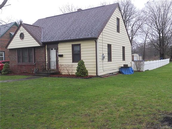 2nd image of 224 Jamestown St