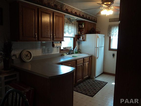4th image of 610 N Pekin Ln