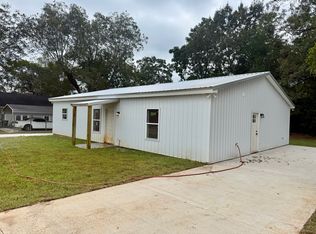 306A E Burch St #306B, Hartford, AL 36344
