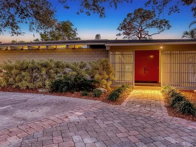 820 Whitfield Ave, Sarasota, FL, 34243
