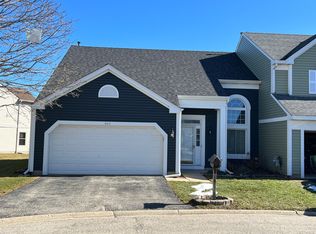 840 Dogwood Ln, Lake In The Hills, IL 60156