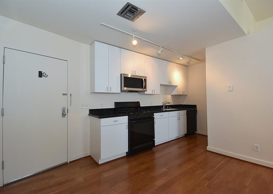1st image of 915 Franklin St Unit 3F