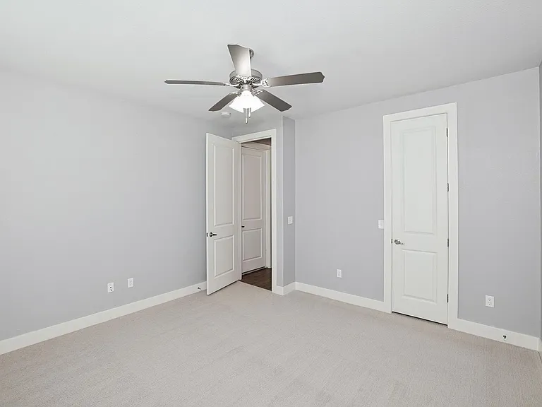 9240 Highland Springs Dr — Photo 25
