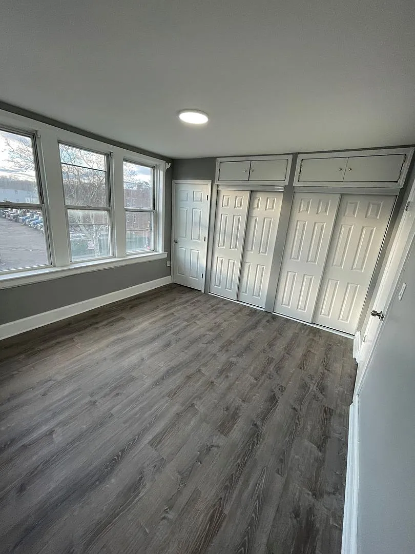 891 Broadway — Photo 1