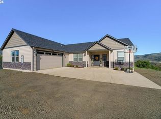 225 Stone Ridge Ct, Roseburg, OR 97471