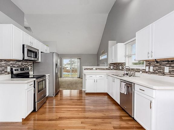 4th image of 625 Village Mill Dr