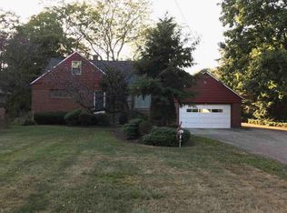 4496 Dover Center Rd, North Olmsted, OH 44070