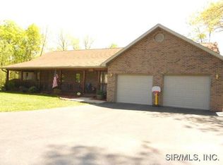 16093 Lake Ln, Brighton, IL 62012