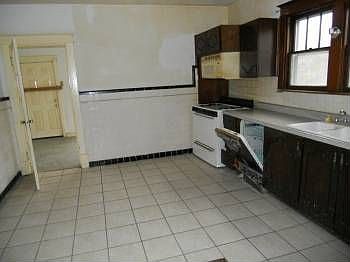 5th image of 1541 Faris Ave